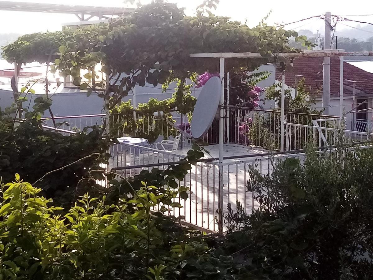 Appartamento Domuskova Podstrana Esterno foto